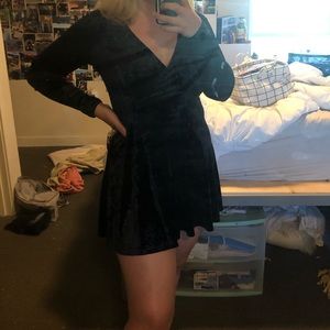 Black Velvet Long Sleeve V Neck A Line Mini Dress